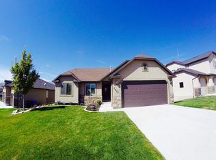 7673 N Weeping Cherry Ln, Eagle Mountain, UT 84005