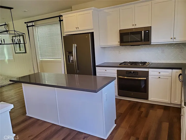 2283 Apple Ct — Photo 4
