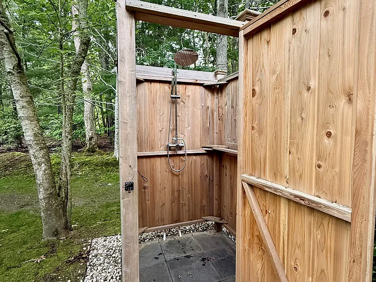 749 Edge Of Woods Rd — Photo 15