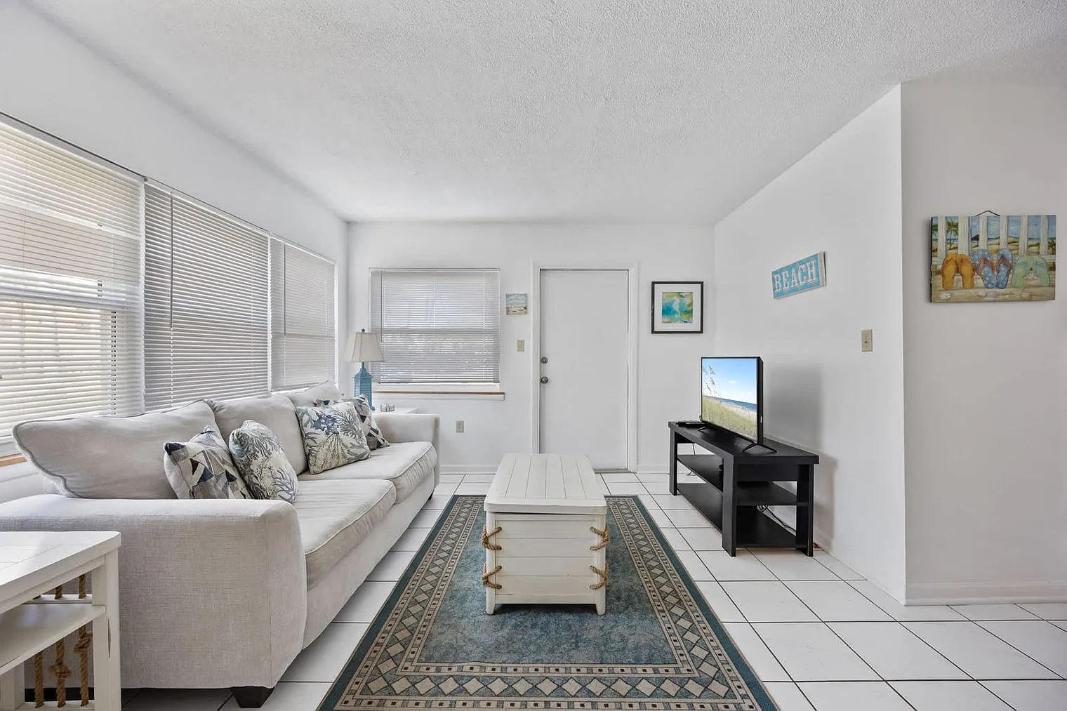1 bed, 1.0 bath, 613 sqft, $2,363 — Photo 1