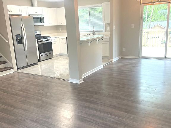 5th image of 3205 Brownlee Way