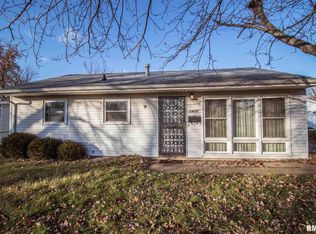 1425 Bellaire St, Pekin, IL 61554