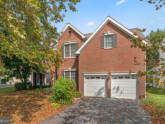 2nd image of 6804 Creekwood Ct