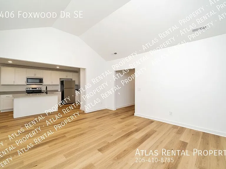 4406 Foxwood Dr — Photo 8