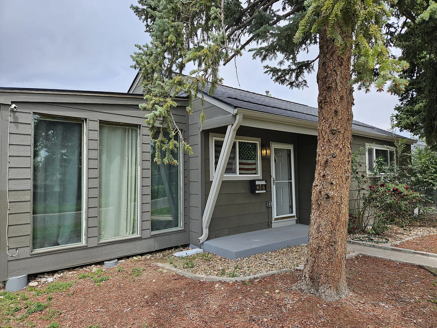 935 Nile St — Photo 2