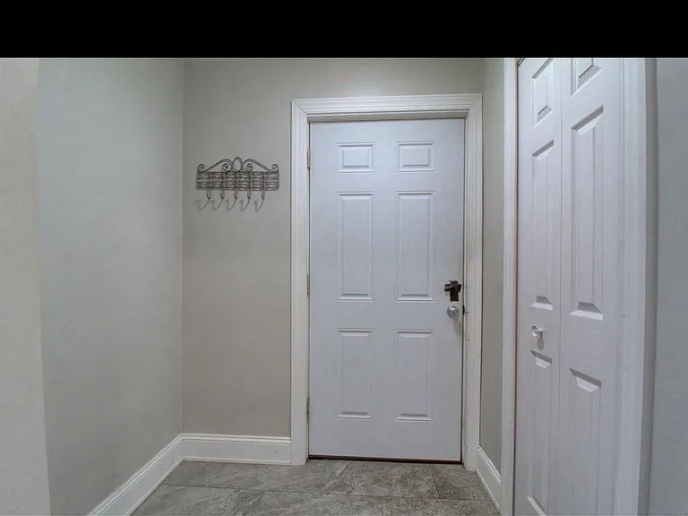 11610 Cardwell St — Photo 6