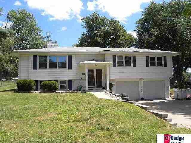 1st image of 3711 S 117th St