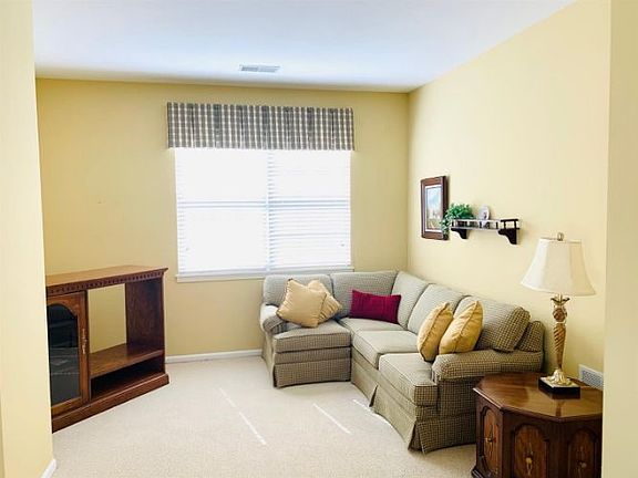 5th image of 1605 Schaller Ln