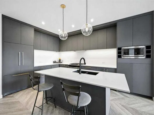 4275 SE Norford Ave NW #419, Calgary, AB T3B 6M2