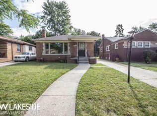 22190 Ridgedale Ave, Oak Park, MI 48237