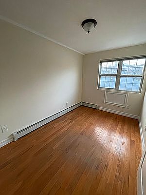 4th image of 25-52 33rd St
