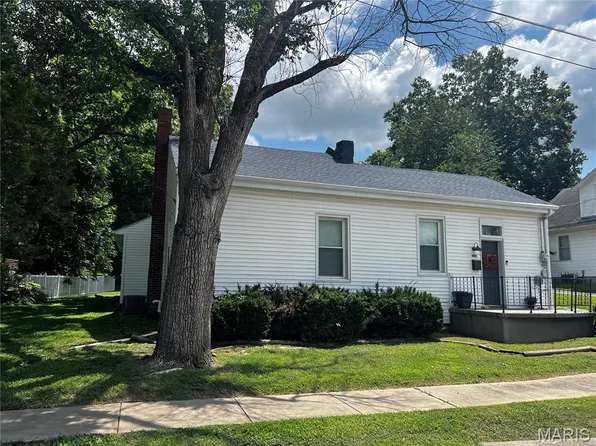 404 S Main St, Waterloo, IL 62298