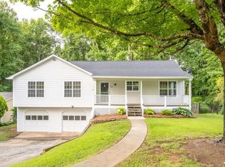 81 Parkmont Dr, Roswell, GA 30076