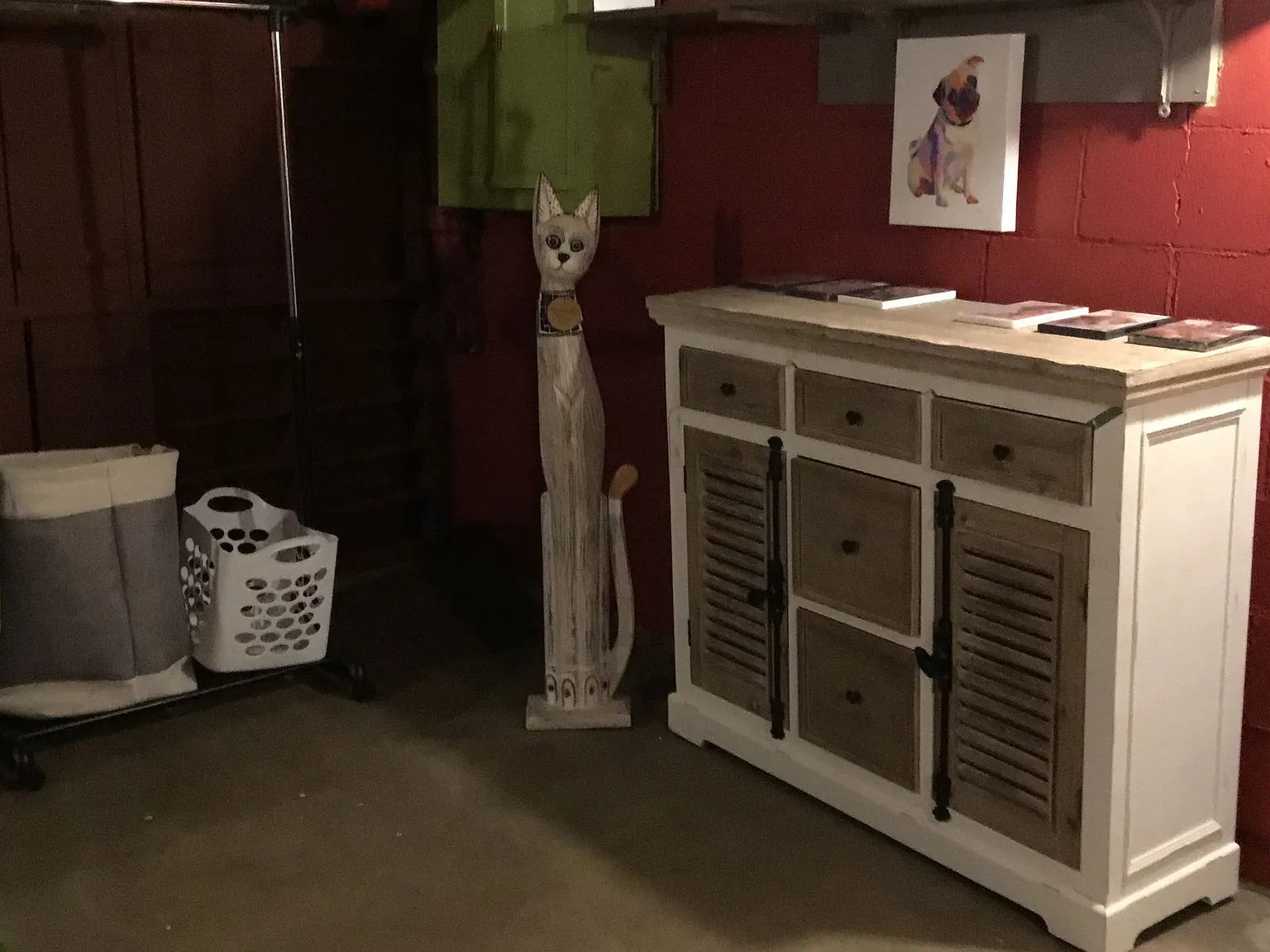 All Utilities Included Unfurnished 3 bedroom, 1 bath triplex located in Kellogg, Idaho. — Photo 3