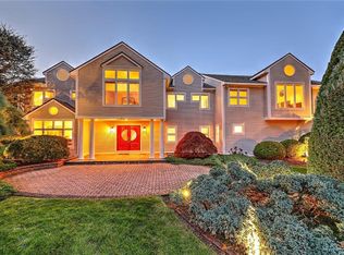 3 Spinnaker Dr, Barrington, RI 02806