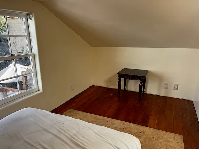 1110 Peralta St — Photo 12