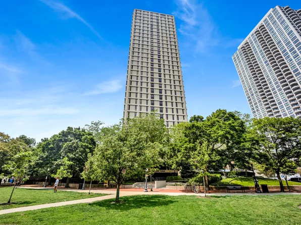 1960 N Lincoln Park West Ave #408, Chicago, IL 60614