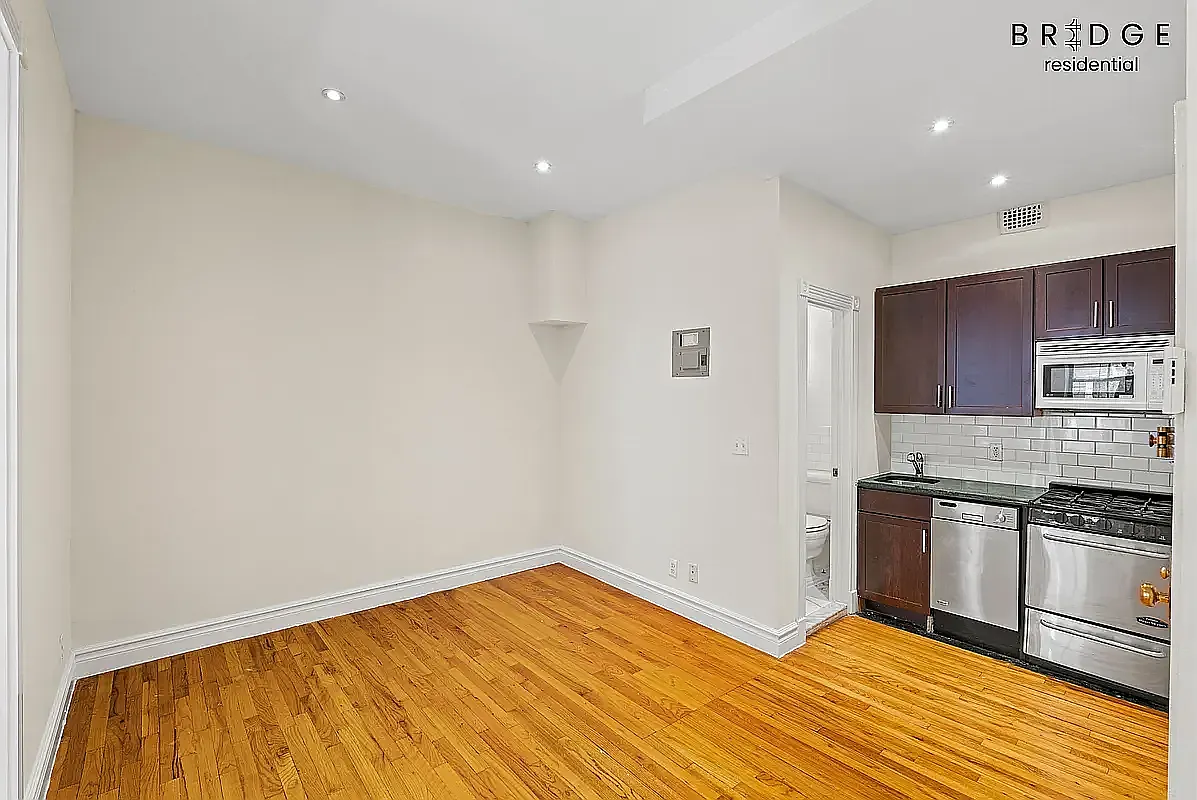 228 East 84th Street — Photo 3