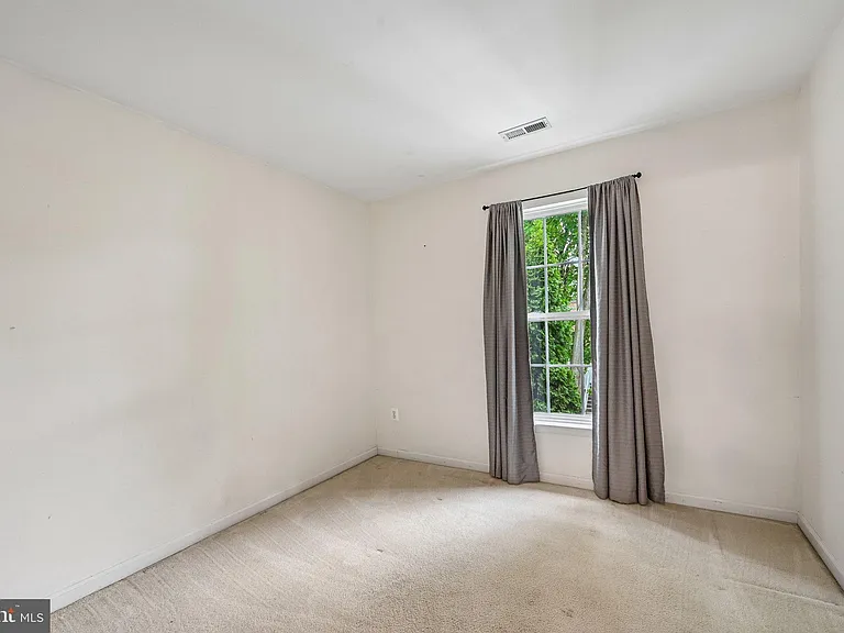 1724 Emory St — Photo 25