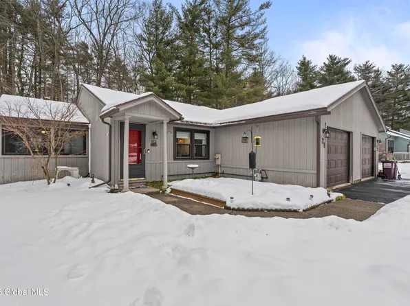 21 Pepperbush Place, Malta, NY 12020