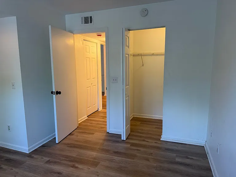 13 Forest Cove Cv — Photo 19