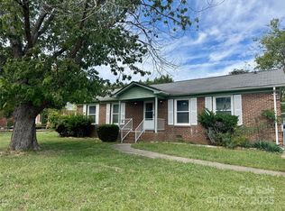 2042 Longdale Dr, Charlotte, NC 28217