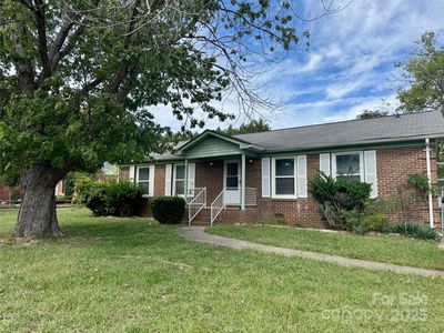 2042 Longdale Dr, Charlotte, NC, 28217