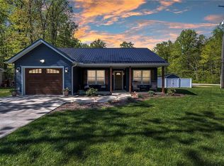 5053 University Dr, Geneva, OH 44041