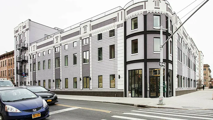 Rented by Nooklyn NYC LLC | media 12