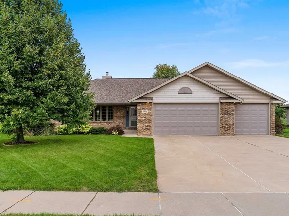 2328 Lost Dauphin Rd, De Pere, WI 54115
