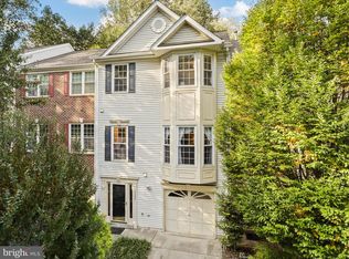 12096 Antler Ct, Fairfax, VA 22030
