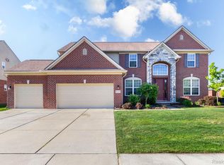 2110 Mayflower, Troy, MI 48085