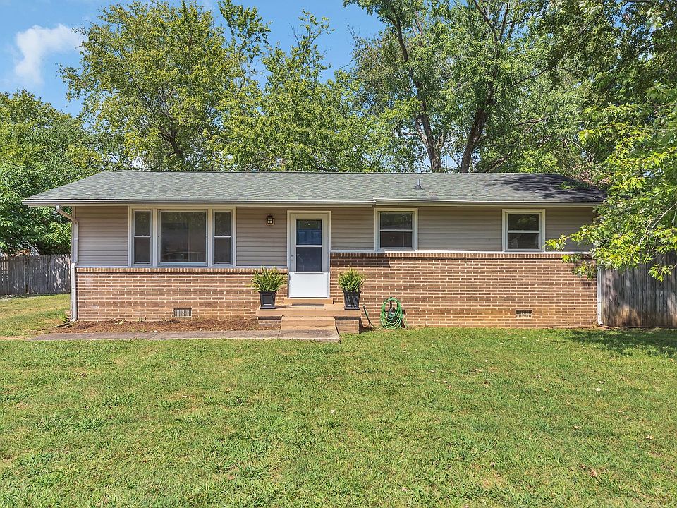 1st image of 1711 Foxdale Dr