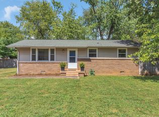 1711 Foxdale Dr, Murfreesboro, TN 37130