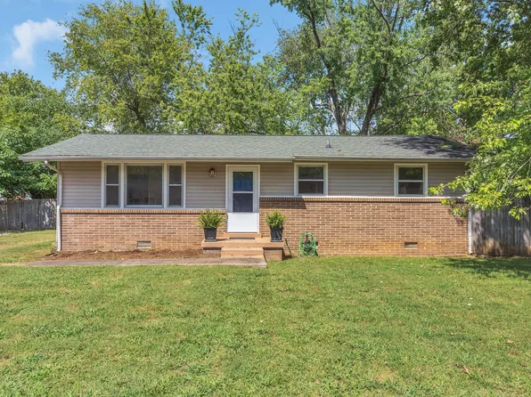 1711 Foxdale Dr, Murfreesboro, TN 37130