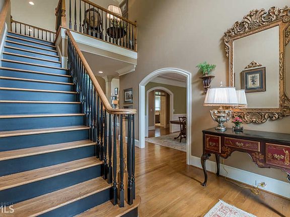 3rd image of 2394 Glenmore Ln