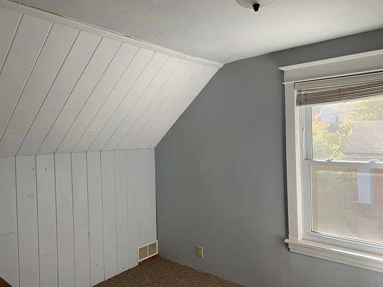1405 N 9th Ave E — Photo 7