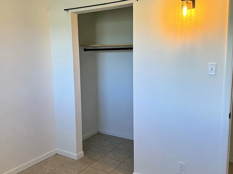 402 Cornell Dr SE — Photo 7