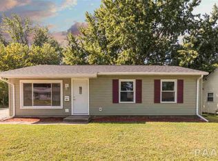1819 Victoria Dr, Pekin, IL 61554