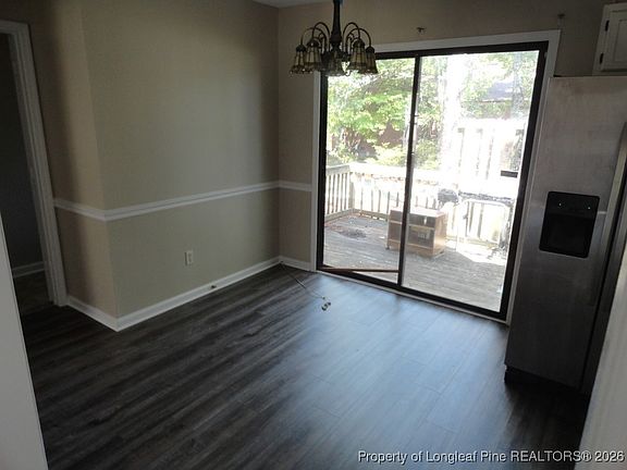 5th image of 593 Countrytown Dr