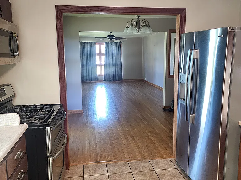 3981 Ridge Pkwy — Photo 2