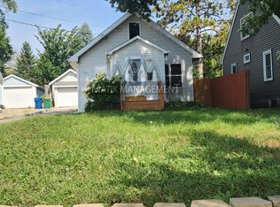 831 7th St NW, Rochester, MN 55901