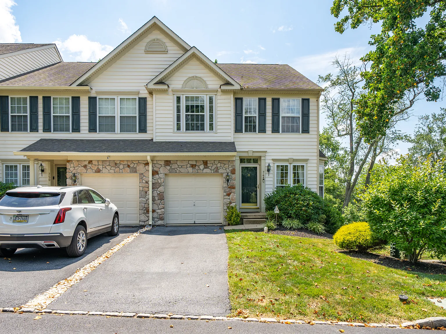 748 McCardle Drive — Photo 2
