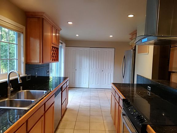 3rd image of 15204 SE 20th St