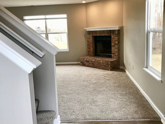 3rd image of 5390 Lakeside Manor Dr