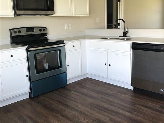 4th image of 103 Saints Cir