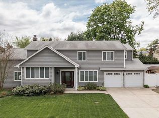268 Wolf Hill Rd, Melville, NY 11747