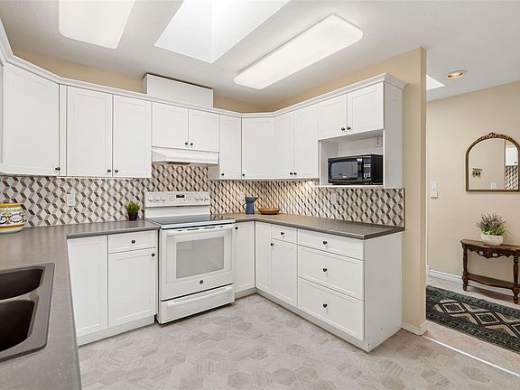3rd image of 275 1st St #403