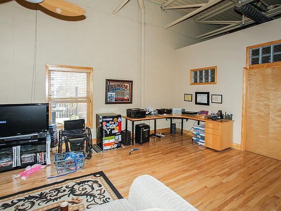 208 farmers alley-103
