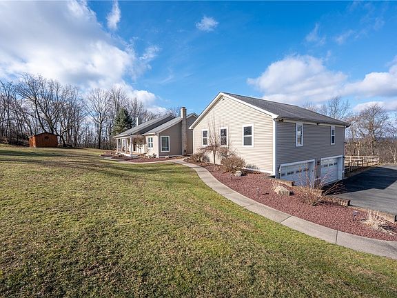 4th image of 152 Twin Run Rd